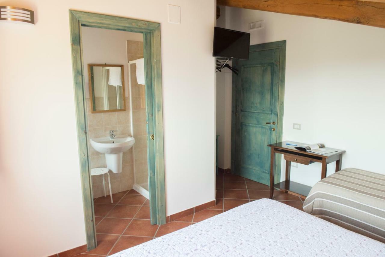 B&B Rifugio Tra Gli Ulivi Campagna Bagian luar foto